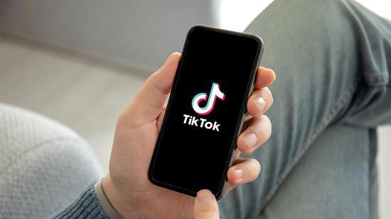 TikTok Hainan Li folk song videos showcase island charm 